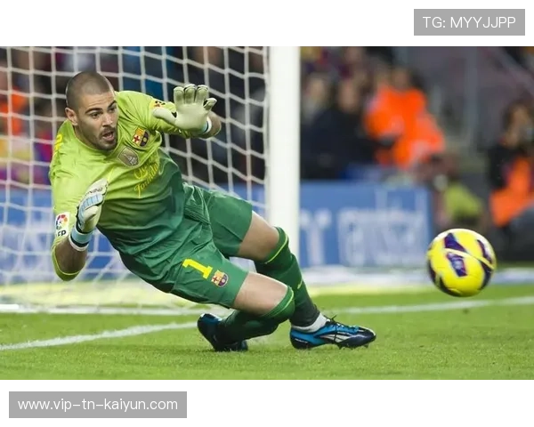 守门员脚下球处理训练：现代门将参与传球发起战术