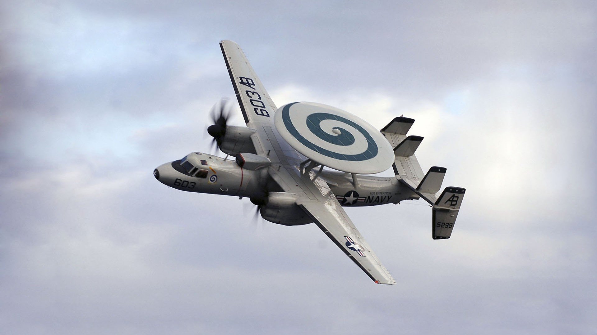 巴萨配合默契打出标志性控球风格,巴萨的配合