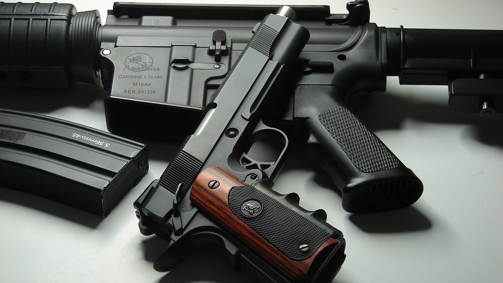 “华金·托比利亚的防守风暴与高效突破,助力美洲狮队在世界赛场上占有一席之地”