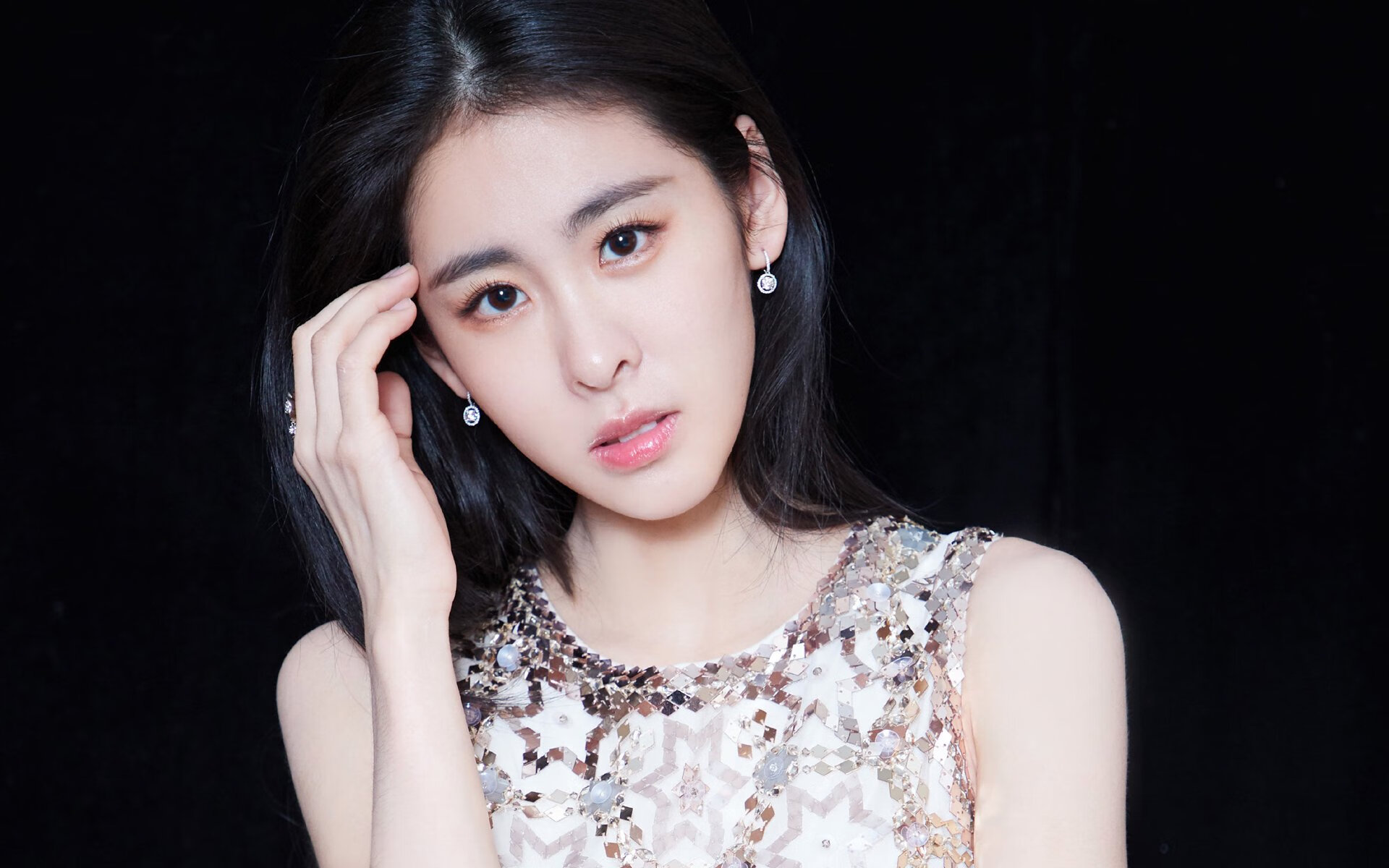 英超冲刺激烈：冠军悬念逐渐揭晓！，英超争冠